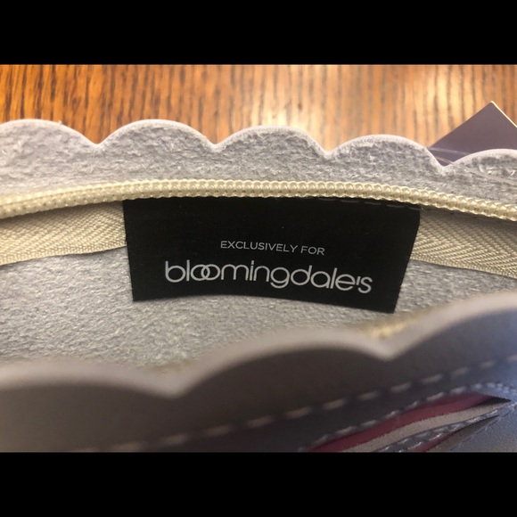 Bloomingdales Lipstick Makeup Purse Bag Gray NEW! - Picture 2 of 4